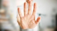 Зводить пальці на руках – що робити і чим лікувати?