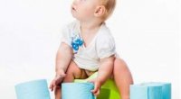 Білі грудочки в калі у немовляти – чи це небезпечно?