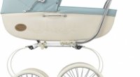 Яку коляску підібрати новонародженому в літній час?