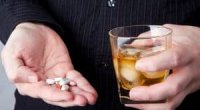 Детралекс і алкоголь: чи сумісні вони?