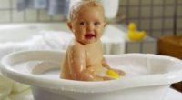 Якими засобами доглядати за шкірою немовляти і як правильно їх вибрати?