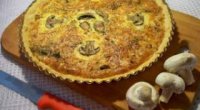 Як приготувати лоранський пиріг з куркою і грибами