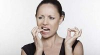 Болить зуб під коронкою: що робити?