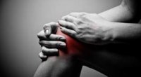 Біль у колінах при присіданні і вставанні