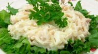 Рецепти салатів з кальмарами: швидко і просто