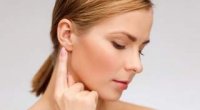 Закладеність вуха без болю: причини і лікування